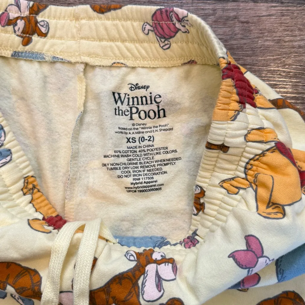 Disney Winnie the Pooh and Friends Women’s Casual Shorts With Pockets Size XS - Image 2