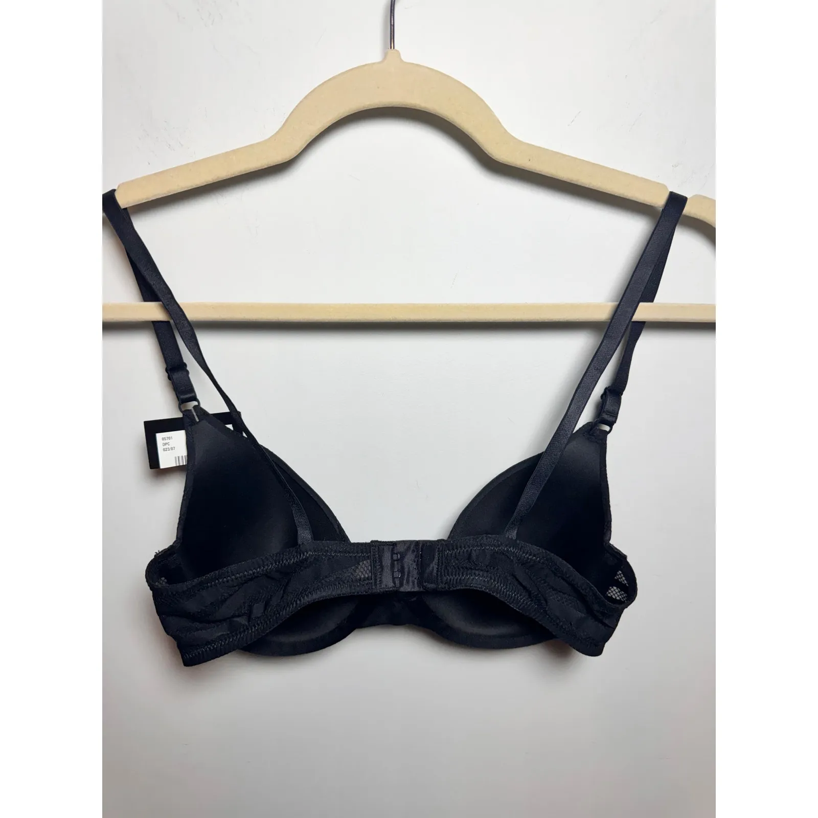 Brand New Women's Size 32B Black Striped Stay Put Straps Push Up Bra - Image 5