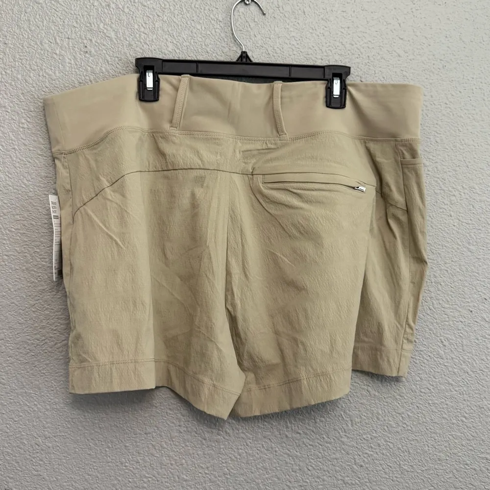 NWT Athleta Trekkie North Short Size‎ 20 - Image 2