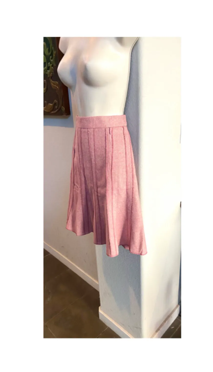 Like new  pale pink wool blend skirt. Sz 2 - Image 3