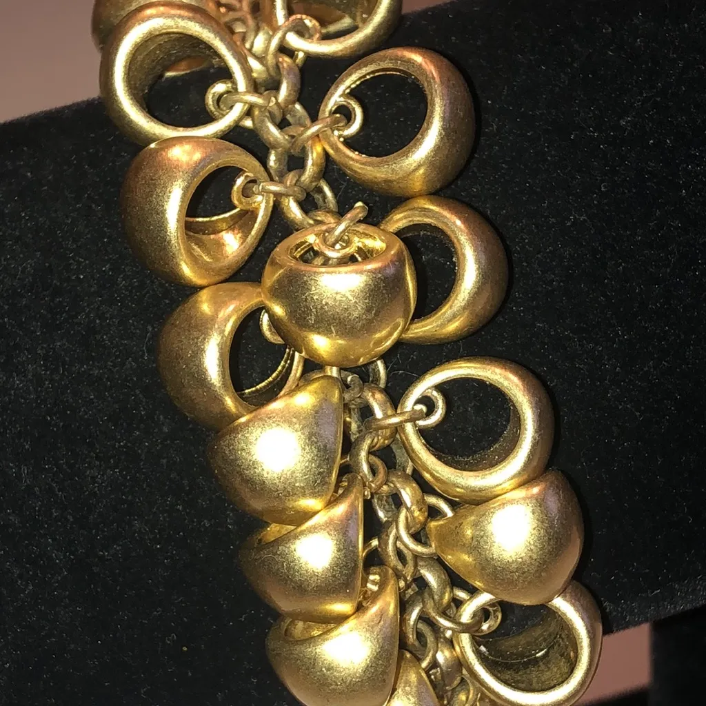 Satin Soft Gold Tone Chain Link Chunky Retro Bracelet - Image 4