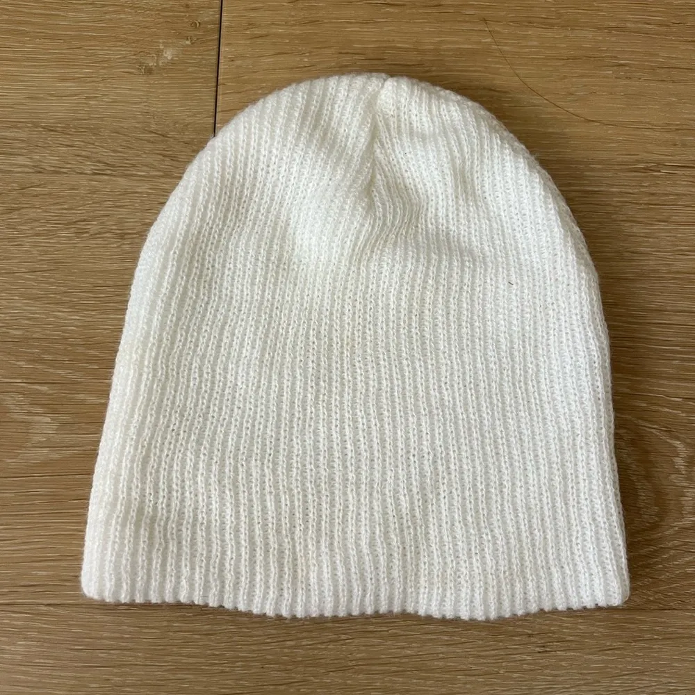 White neff beanie - Image 2