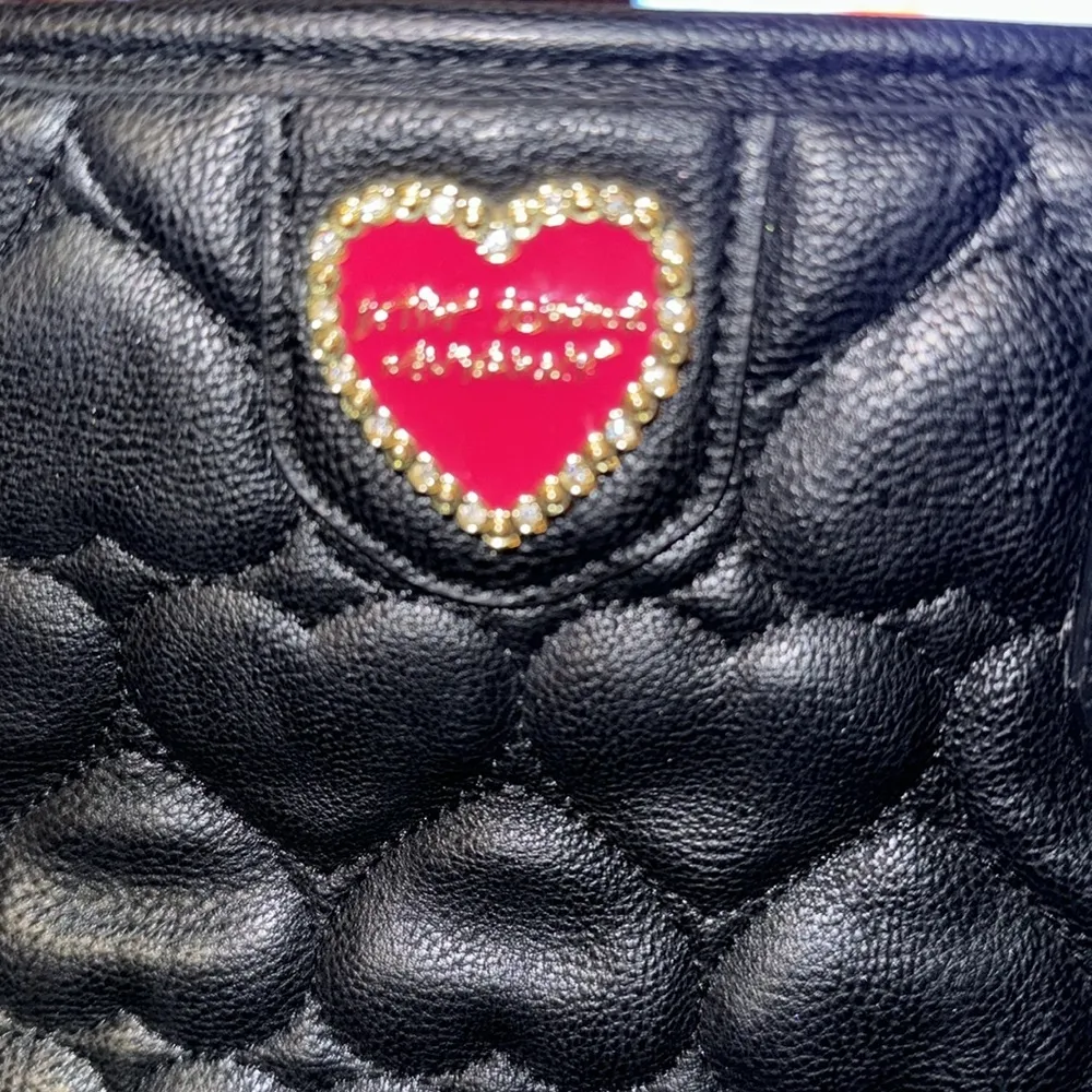 NWOT Betsey Johnson Pink Heart Quilted Tote Bag w/ attached cosmetic bag - Image 2