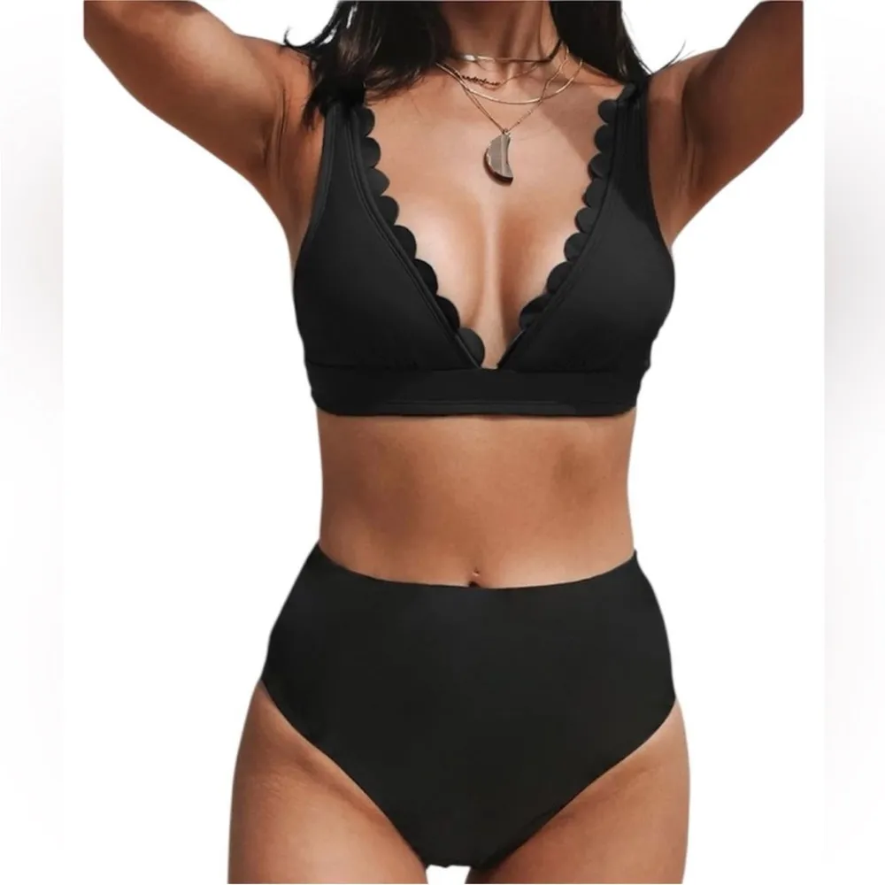 Cupshe Black Scalloped V-Neck High-Waisted Bikini New With Tags. - Image 3