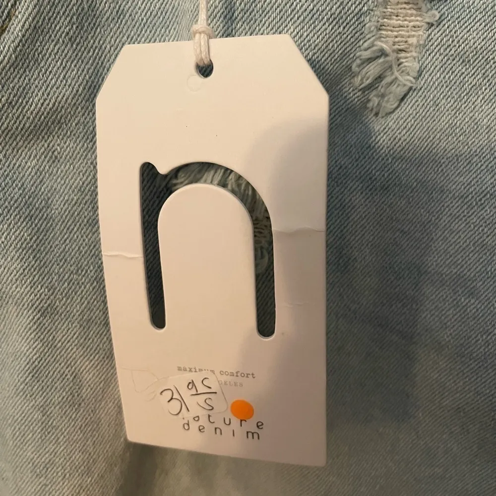 Nature Denim Lightwash Distressed Miniskirt NWT - Image 4