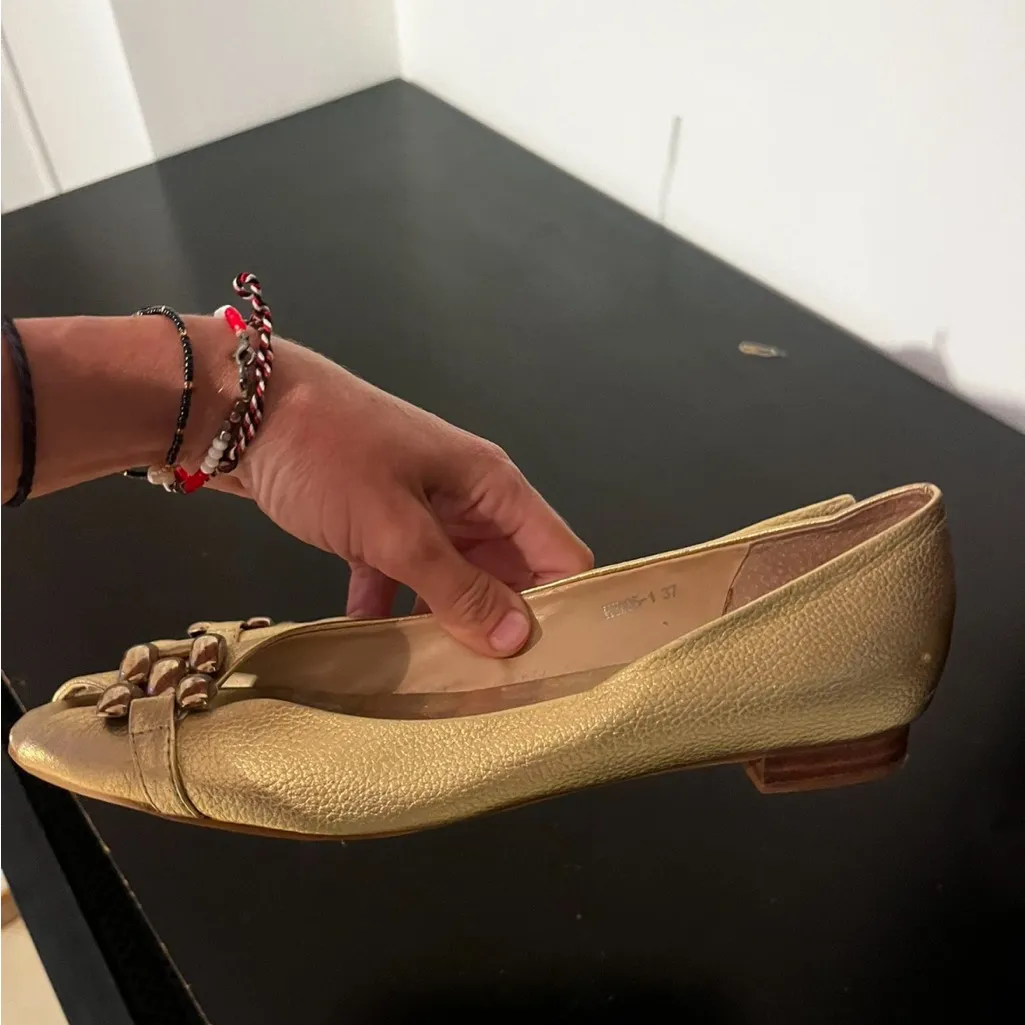 Leather Elegant Gold Women's Shoes Size 7 - Image 3