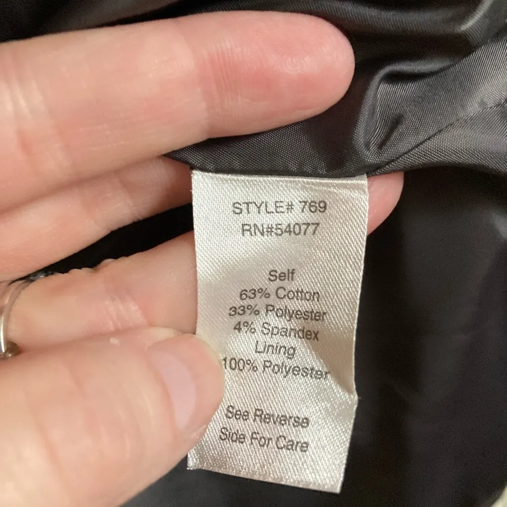 🌞CAbi Gray Long Sleeve 2 Button Front Collared Lined Blazer with Pleated Back - Image 3