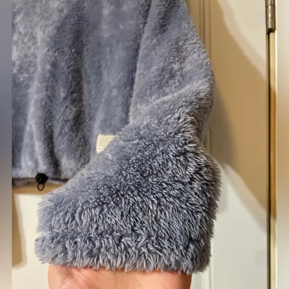 BDG Fuzzy Cropped Hoodie One Size Warm Loungewear Soft Winter - Image 5