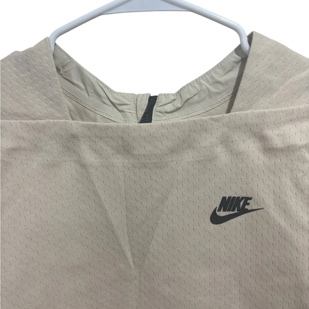 Nike Cream Tan Short Sleeve Boxy Tee Small Gorpcore Athletic Square Neck - Image 3