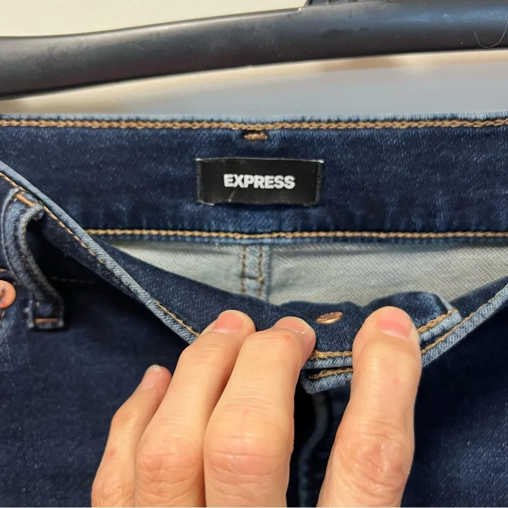 EXPRESS EUC Mid Rise Medium Wash FlexX '70s Flare Jeans with side slit at hem - Image 4