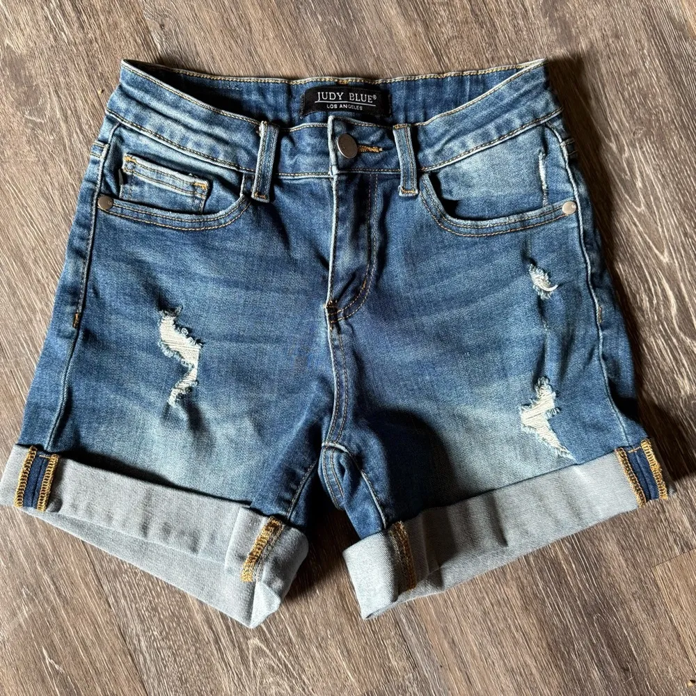 Judy Blue Classic Distressed Mid Rise Jean Cuffed Shorts Stretchy Comfy Size 25 - Image 9