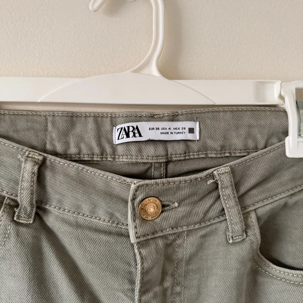 Zara Wide Leg Jeans Straight Leg Light Green Denim High Rise Women’s Size 4 - Image 3