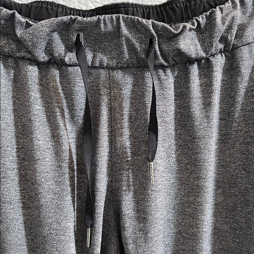 Lululemon On The Fly Pant 28" Heathered Gray Black Pull On Size 6 - Image 6