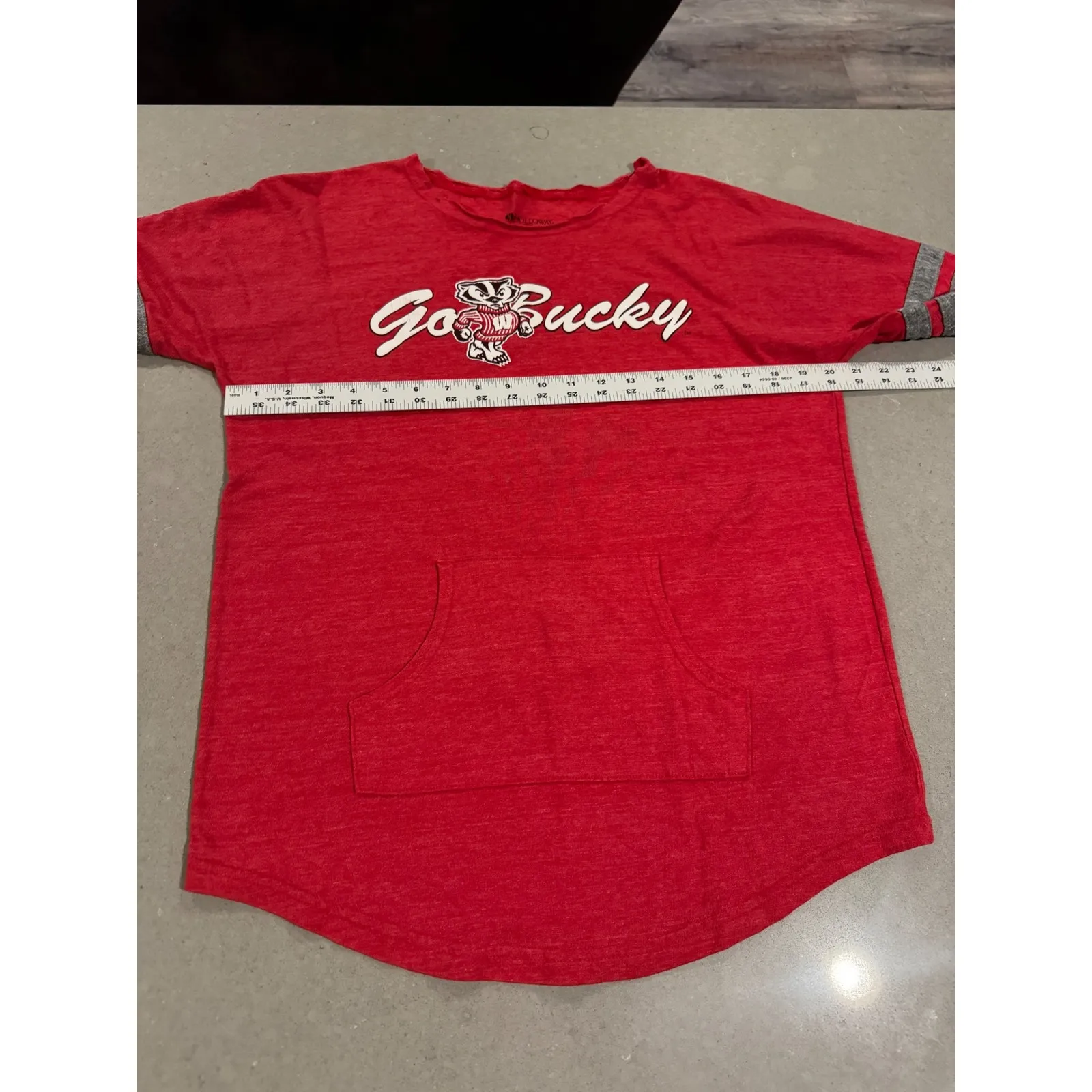 Holloway Juniors Wisconsin Badgers Go Bucky Pocket Long Sleeve Shirt Red Size‎ M - Image 3