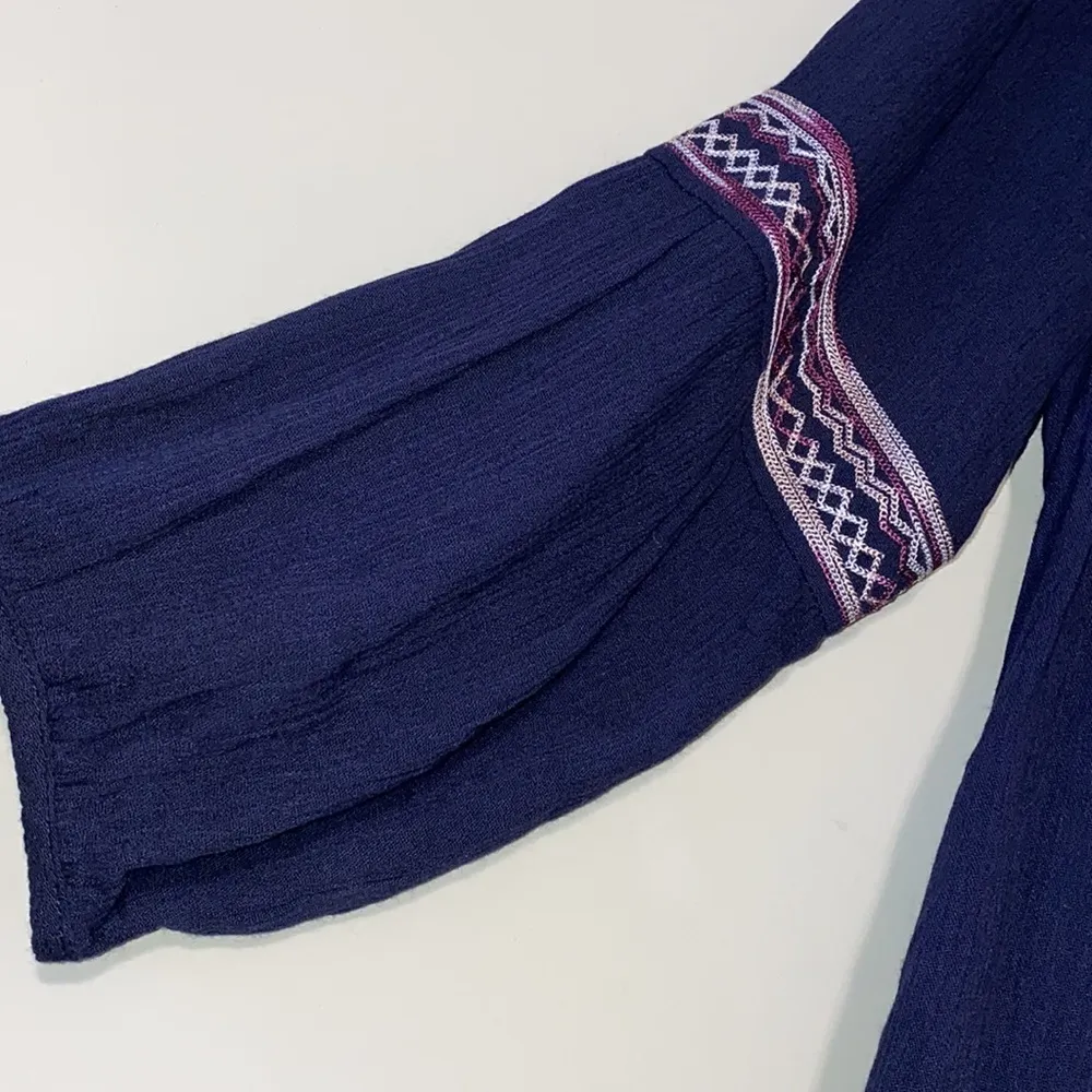 Skies Are Blue medium embroidered v-neck top - Image 3