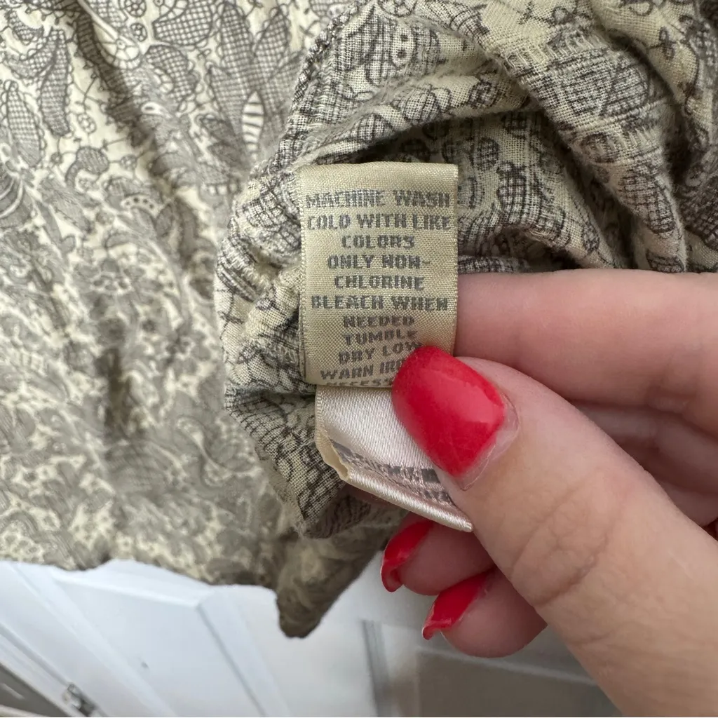 THE TERRITORY‎ AHEAD Woman’s Floral Button Front Blouse Cotton Size Medium - Image 5