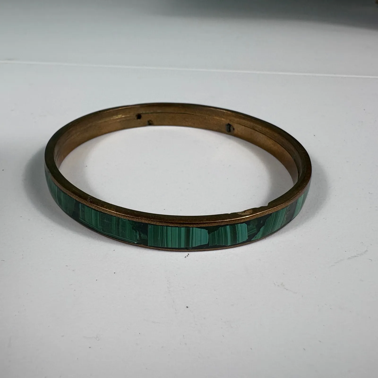 Vtg Brass Bangle Bracelet Faux Malachite Green Resin Inlay 1980s Costume Jewelry - Image 2