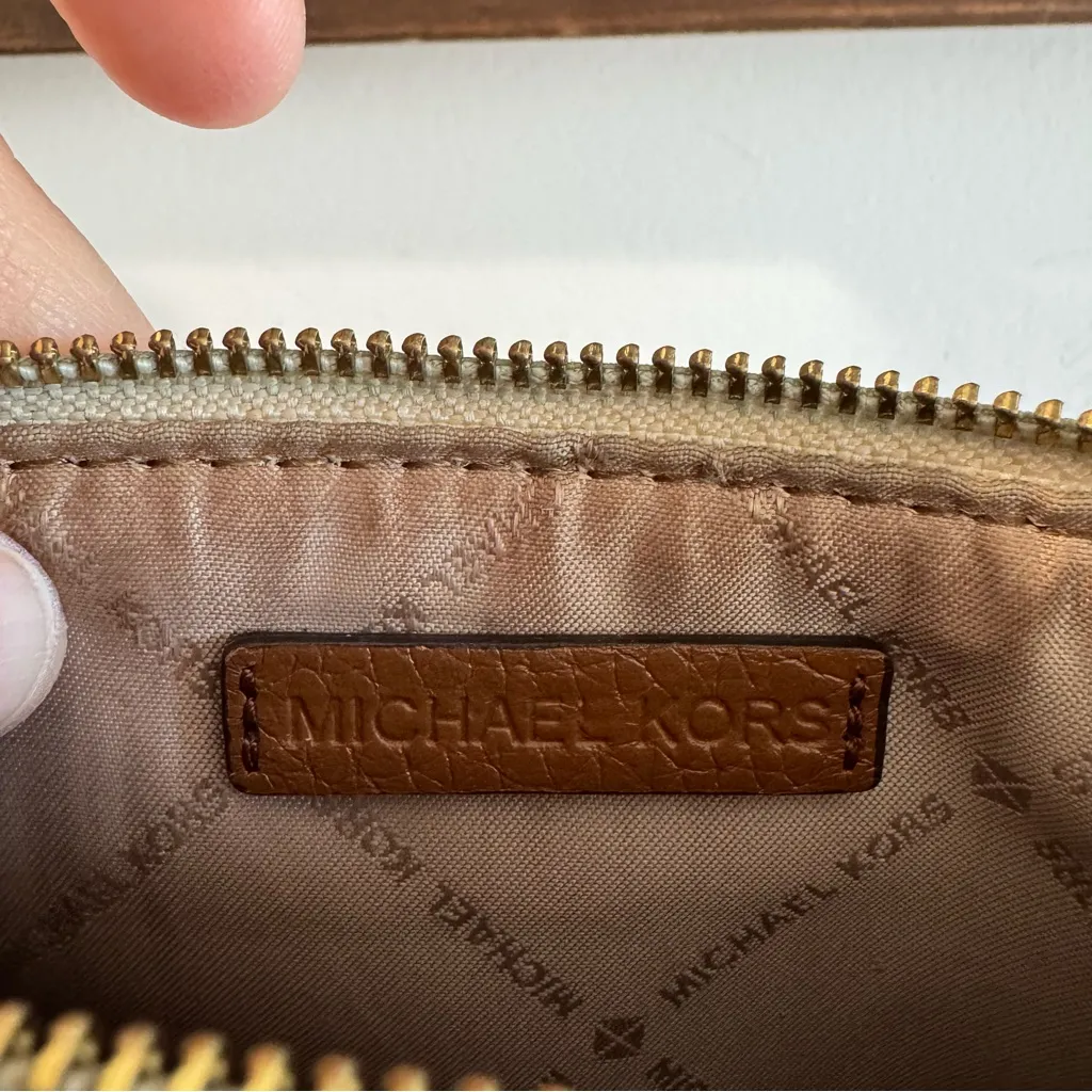 Michael Kors Jet Set Wristlet in Vanilla Signature Logo Print - Image 6