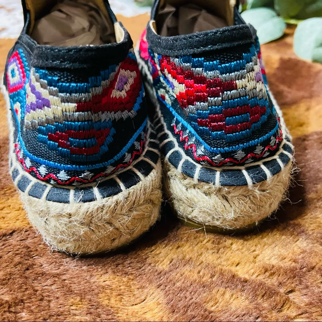 Johnny Was Black Espadrilles with Colorful Embroidery - Image 8