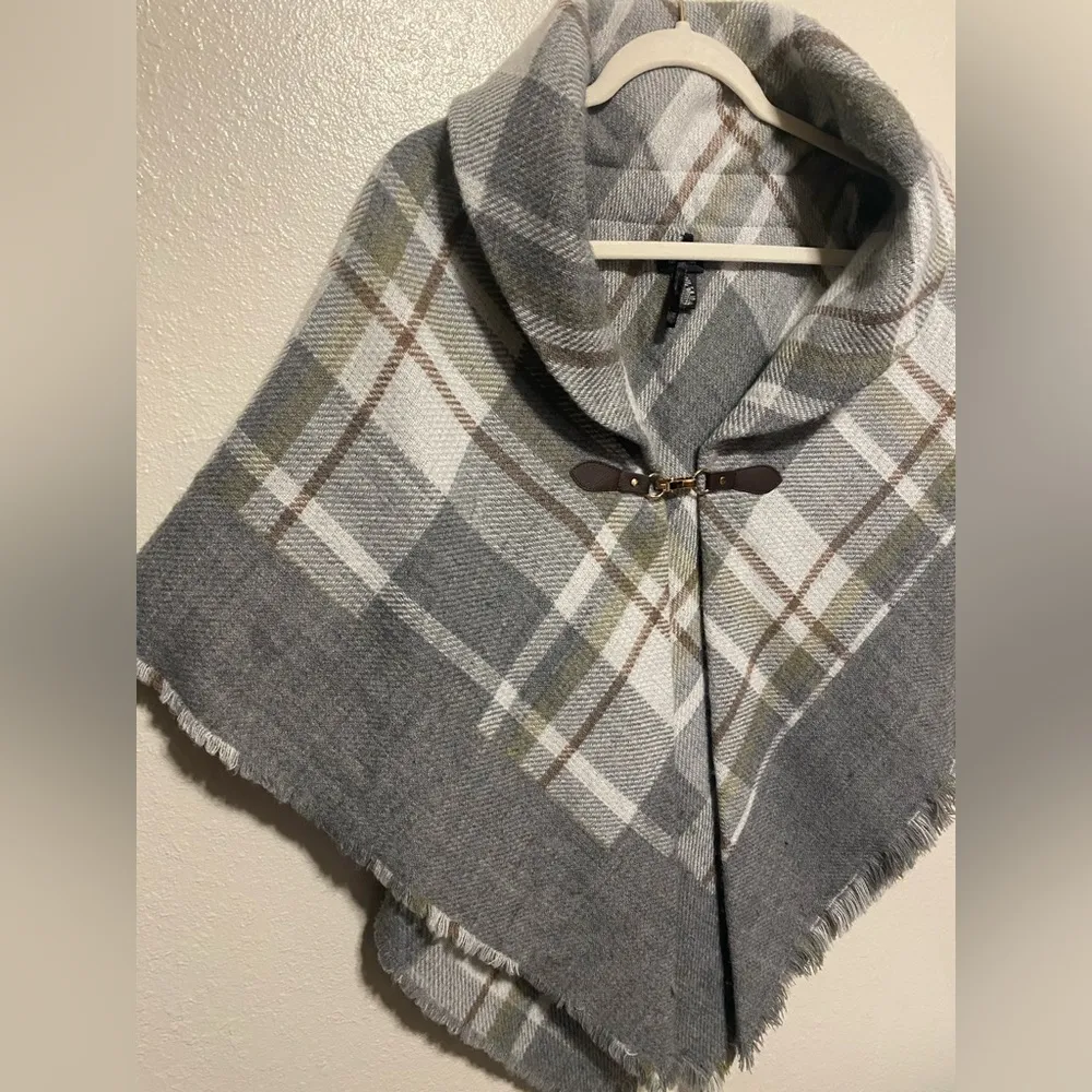 Modena Collared Fringe Plaid Poncho | Sweater | Cape Gray Size undefined - Image 3