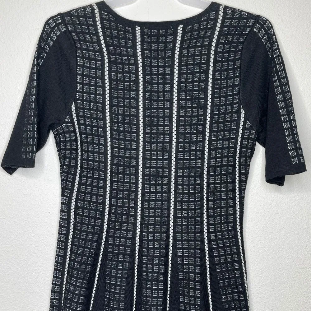 Sandra Darren‎ Sweater Dress - Image 4