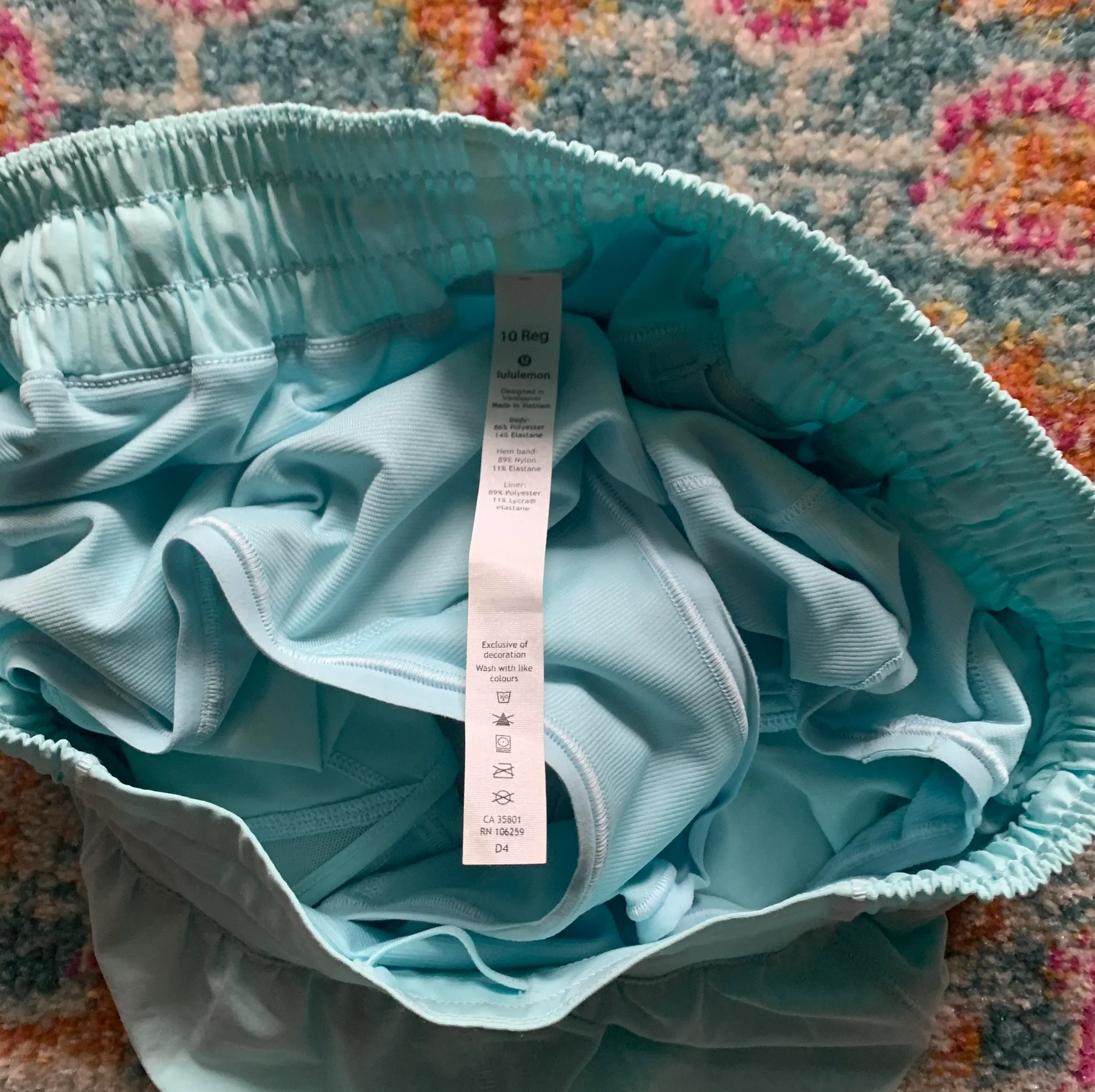 Lululemon Hotty Hot 2.5” - Sz. 10 - Image 3