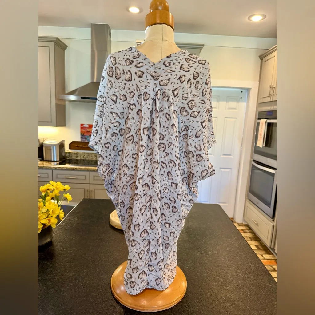 Karlie Leopard Print Top in Gray and Cream - Image 2