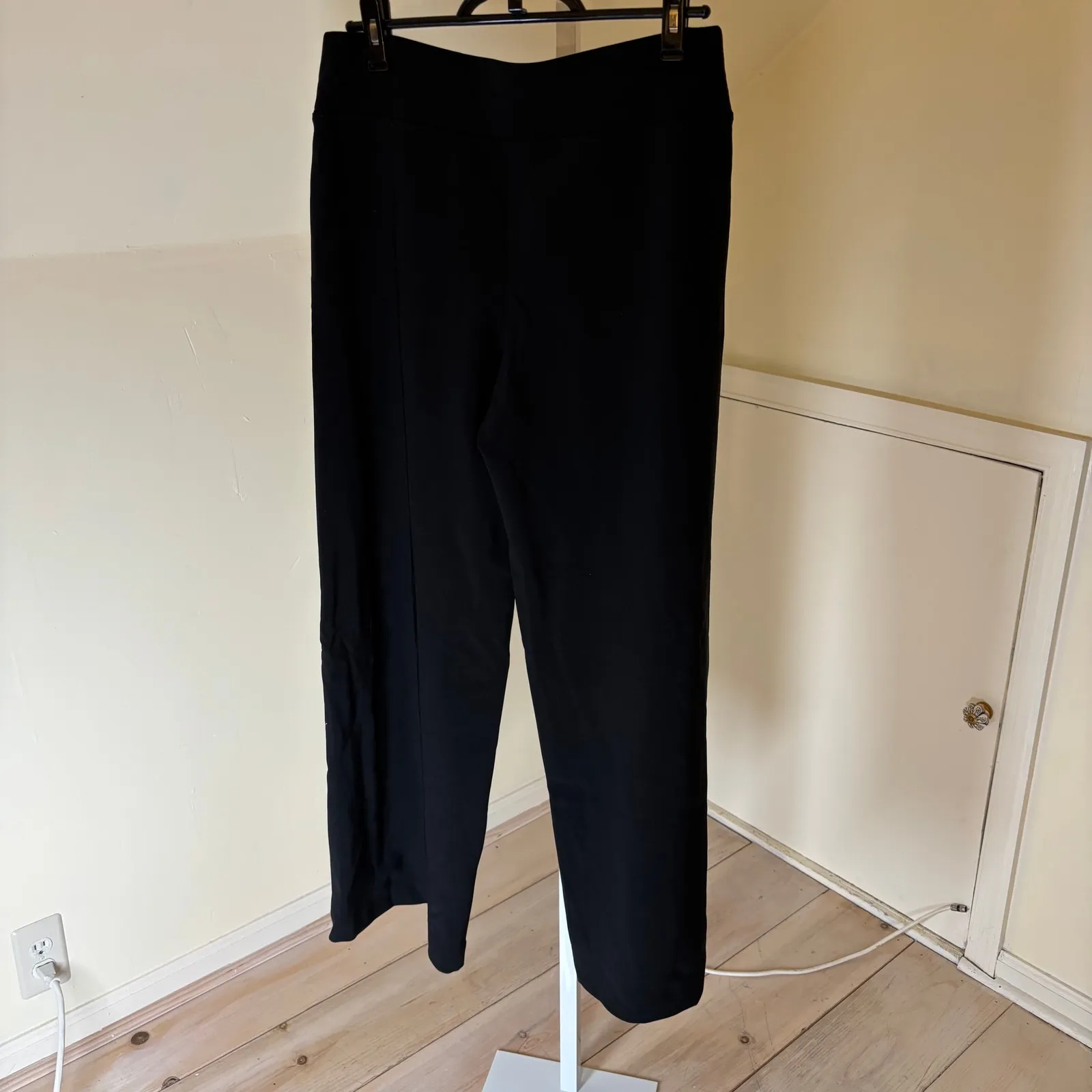 Boston Proper EUC Women's Wide Leg Black Pull On Pants Size M - Image 4