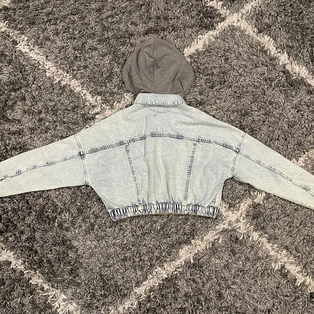 Macy’s Tinseltown Juniors Cotton Hooded Denim Jacket Size Medium - Image 3