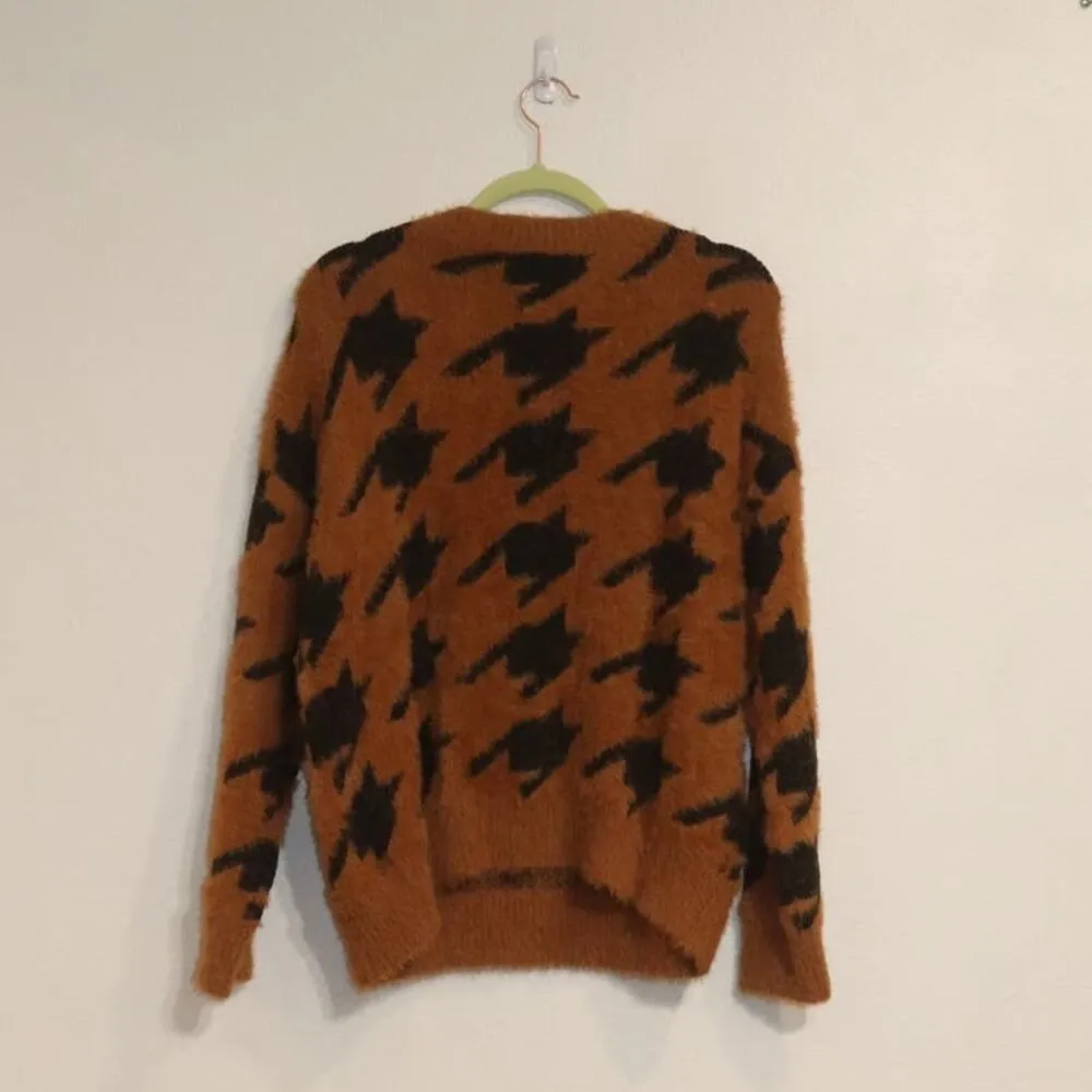 Simplee Brown Houndstooth Fuzzy Oversized Sweater Sz S - Image 9
