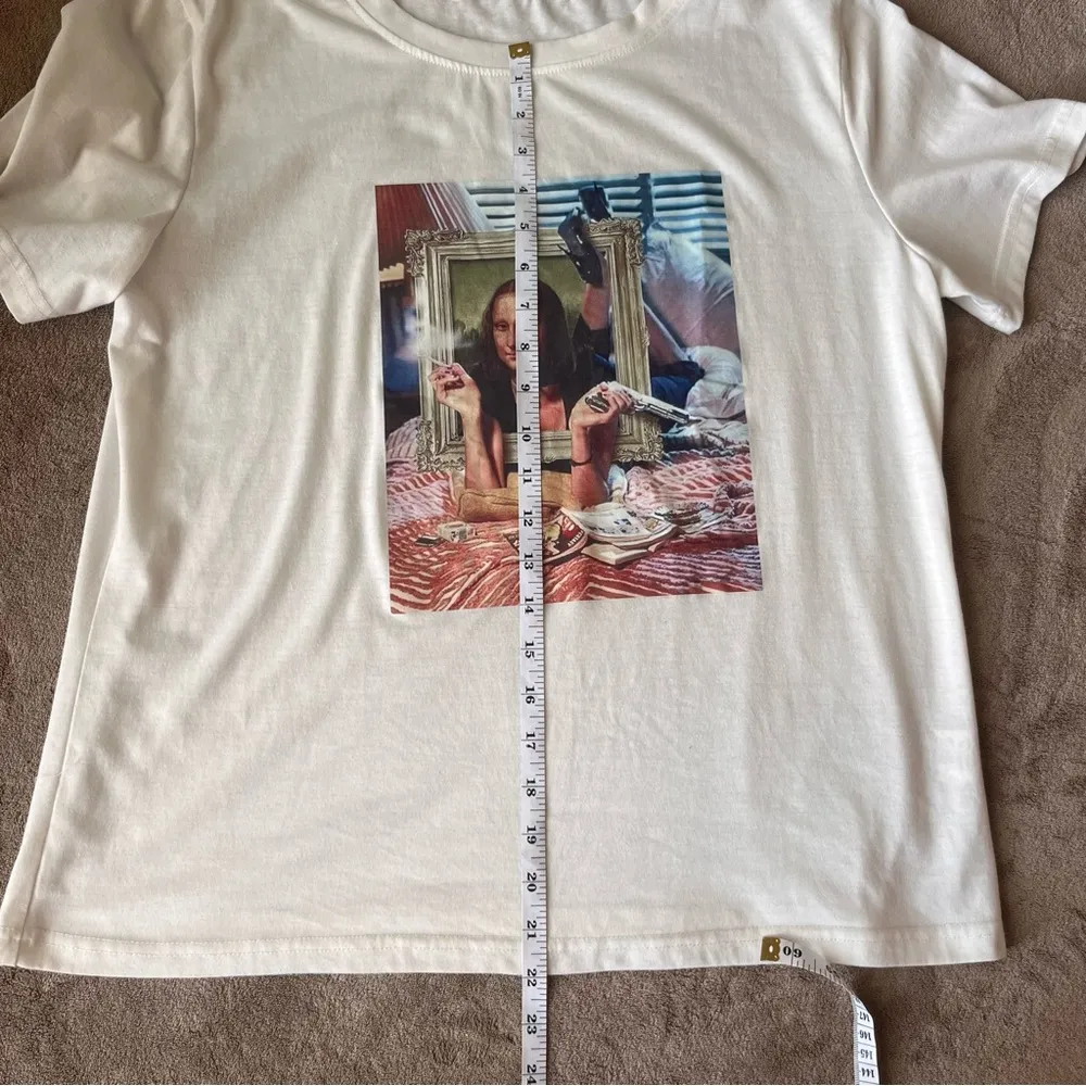 Large Funny Parody Mona Lisa Pulp Fiction Graphic tshirt - Image 3