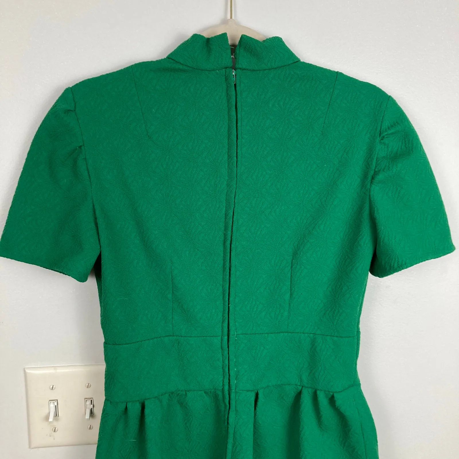 Vintage 60s Women Green Mod Mock Neck Textured Sheath Dress Size S MCM Mad Men - Image 9