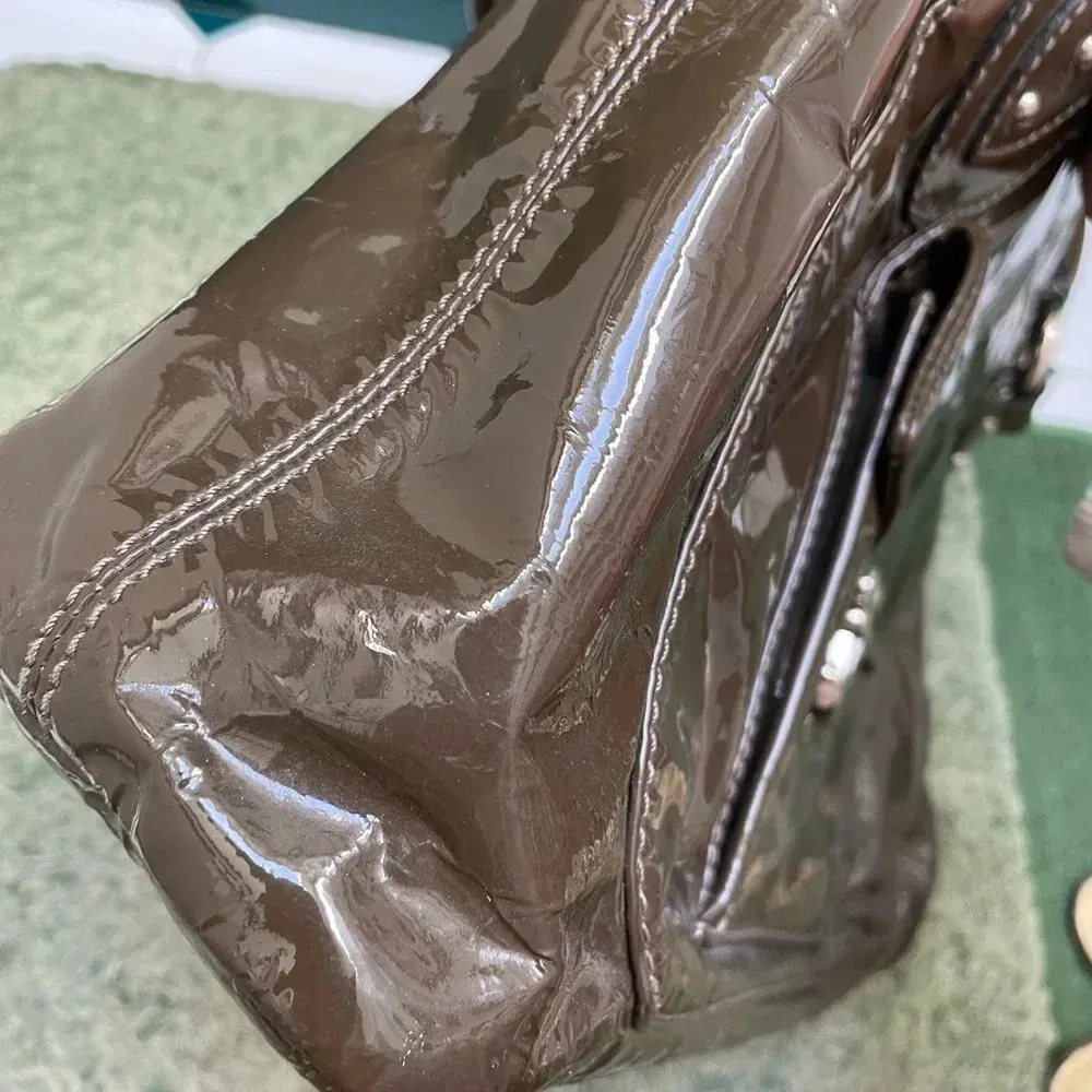 MARC JACOBS BROWN PATENT LEATHER BOWLING BAG - Image 3