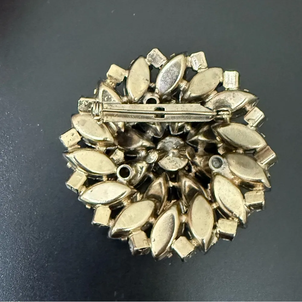 Vintage Unsigned Amber Color Navette Plastic Rhinestones 3D Flower Brooch 28g. Brown - Image 6