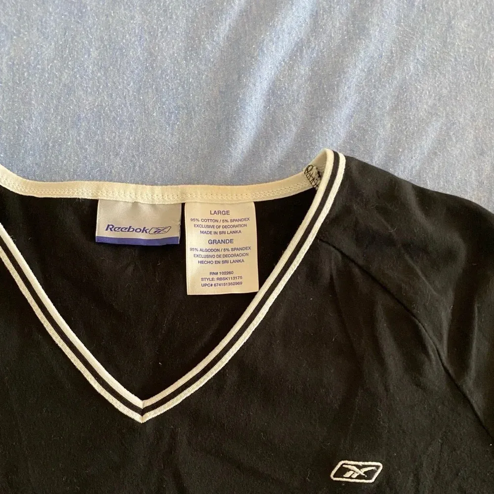 Vintage Women’s Black Reebok Shirt Size Large - Image 4