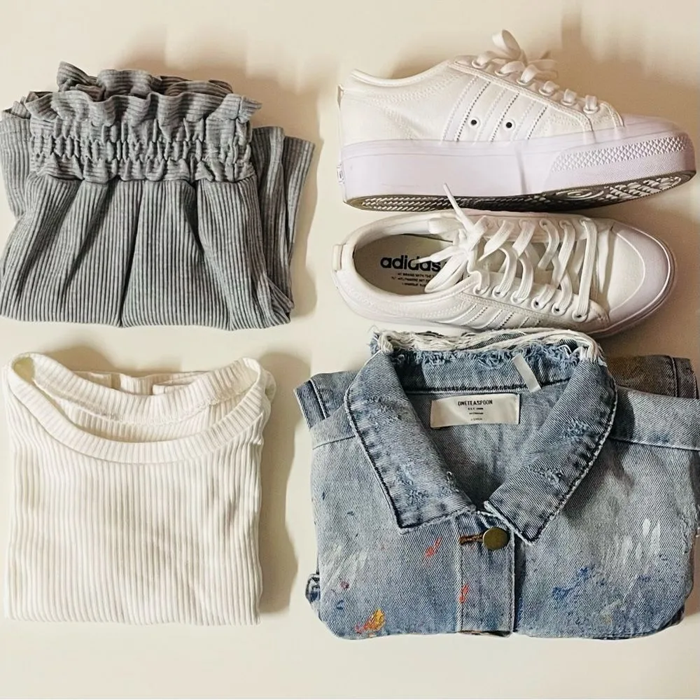 One Teaspoon Blue Paint Splattered Distressed Boxy Fit Denim Jacket EUC Size XS - Image 2