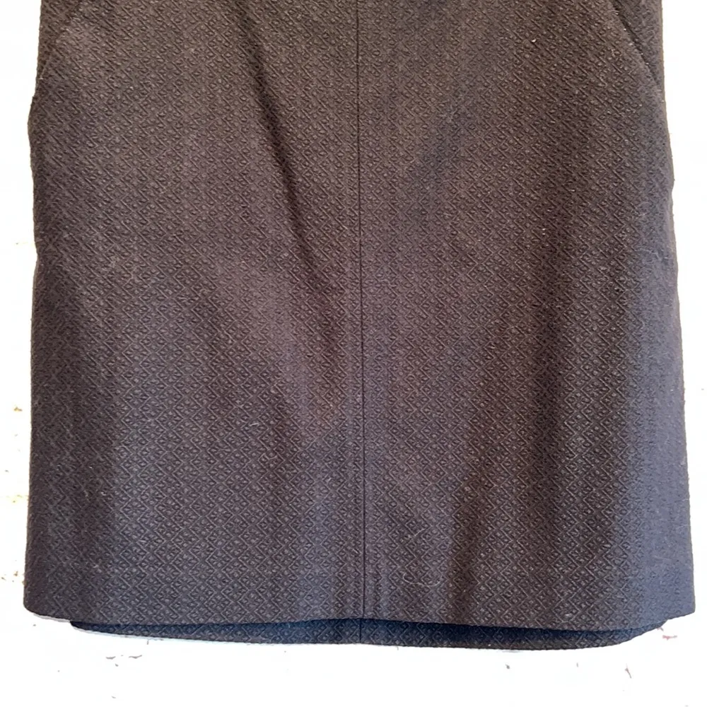 LOFT pencil skirt black textured back zipper M lined knee length straight - Image 4