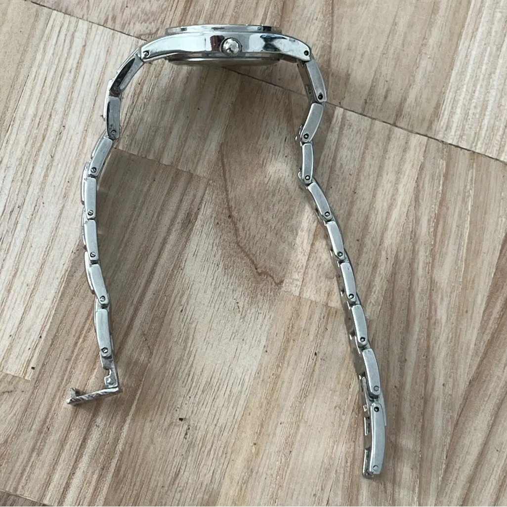 FMD Crystal and Pearl Ladies Watch Crystal Embedded Pearl Dial New Battery Silver - Image 5