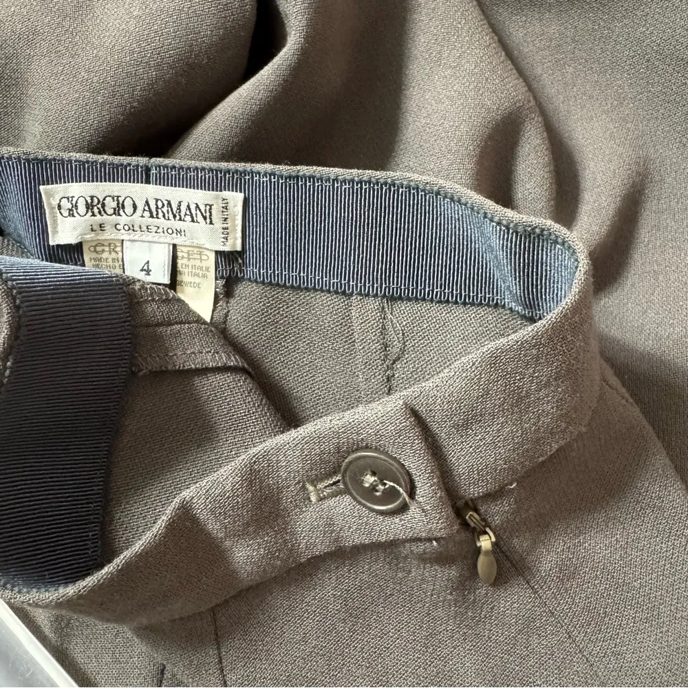 Giorgio Armani Le Collezioni Wool Trousers in Gray Size 4 - Image 3