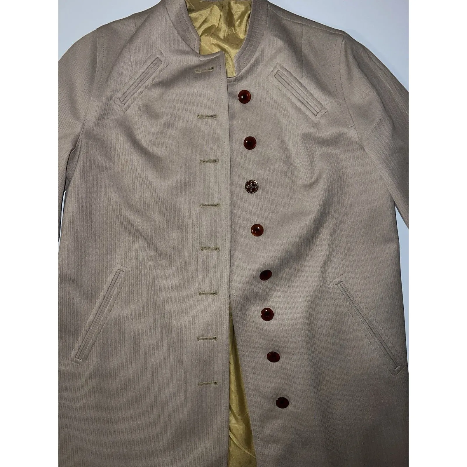 Misty Harbor Taupe Mod Raincoat Wear in Good Health Mandarin Collar Amber Button Size 8 - Image 4