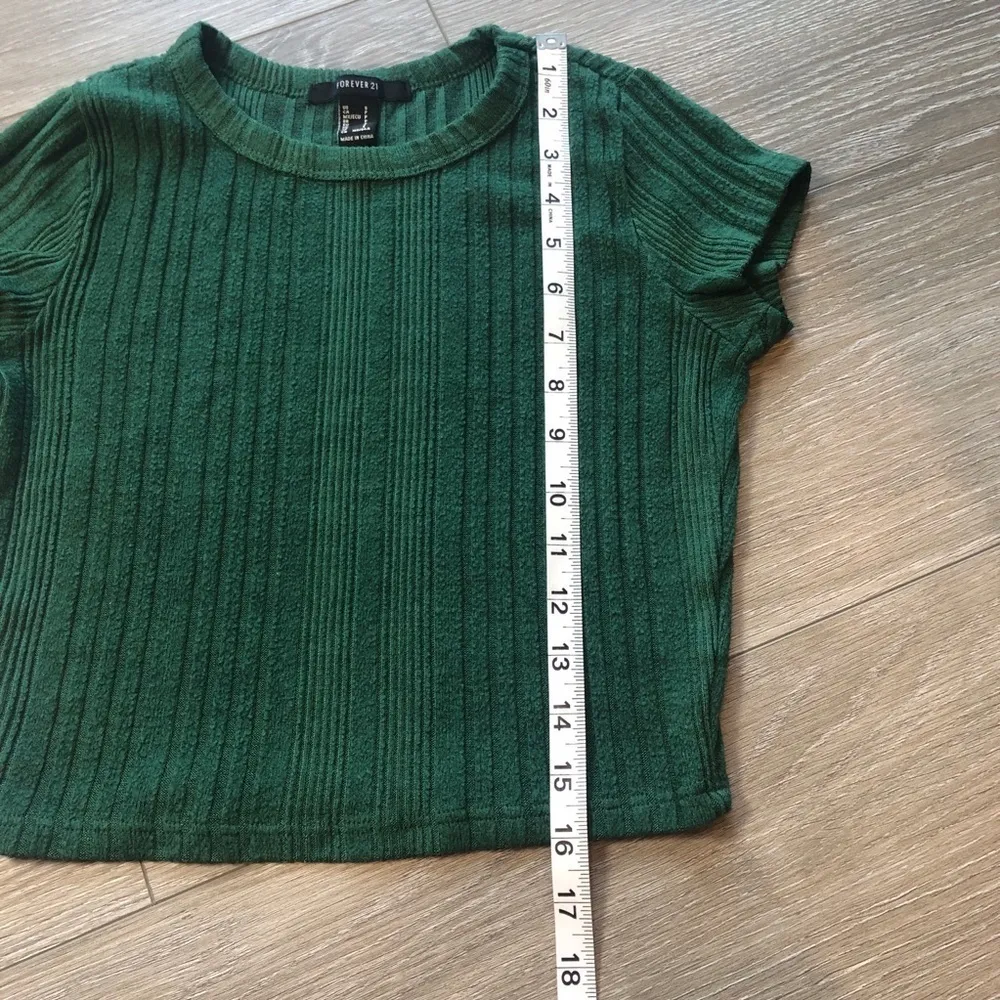 Forever 21 Green Ribbed Short Sleeve Shirt Size Small - Image 4