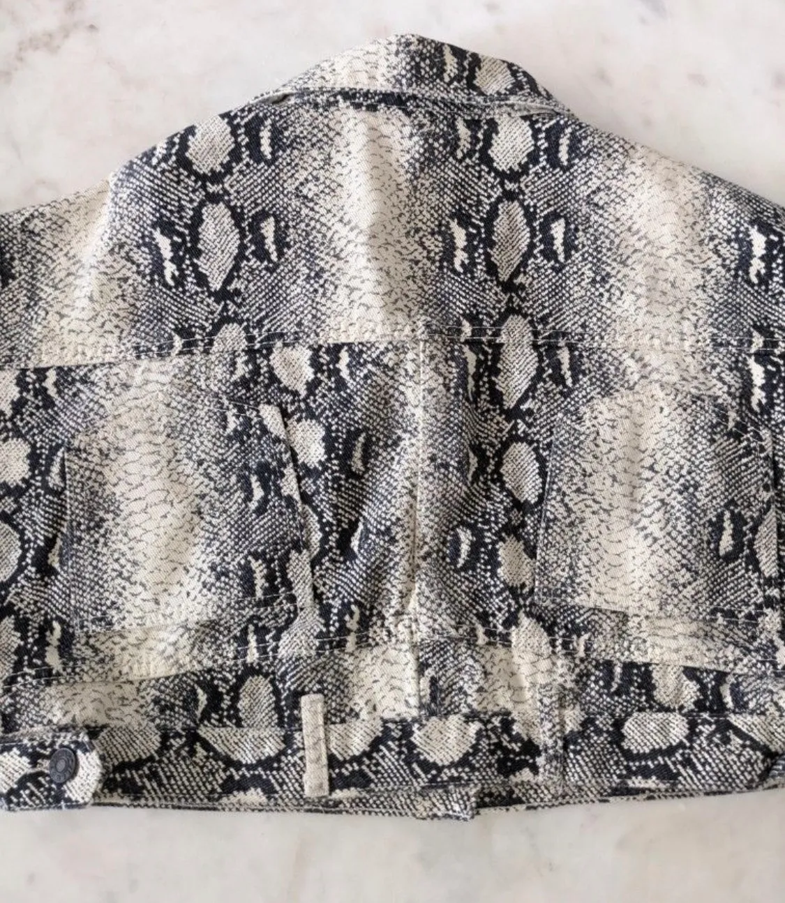 Snake Reptile Animal Print Oversized Cropped Jean Denim Jacket, Small - Image 4