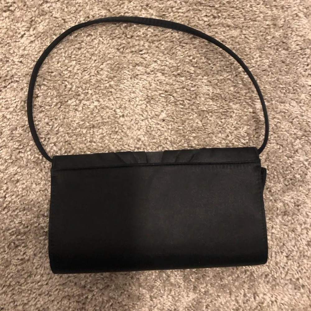 Claire’s Y2K Small Pleated Black Purse - Image 3