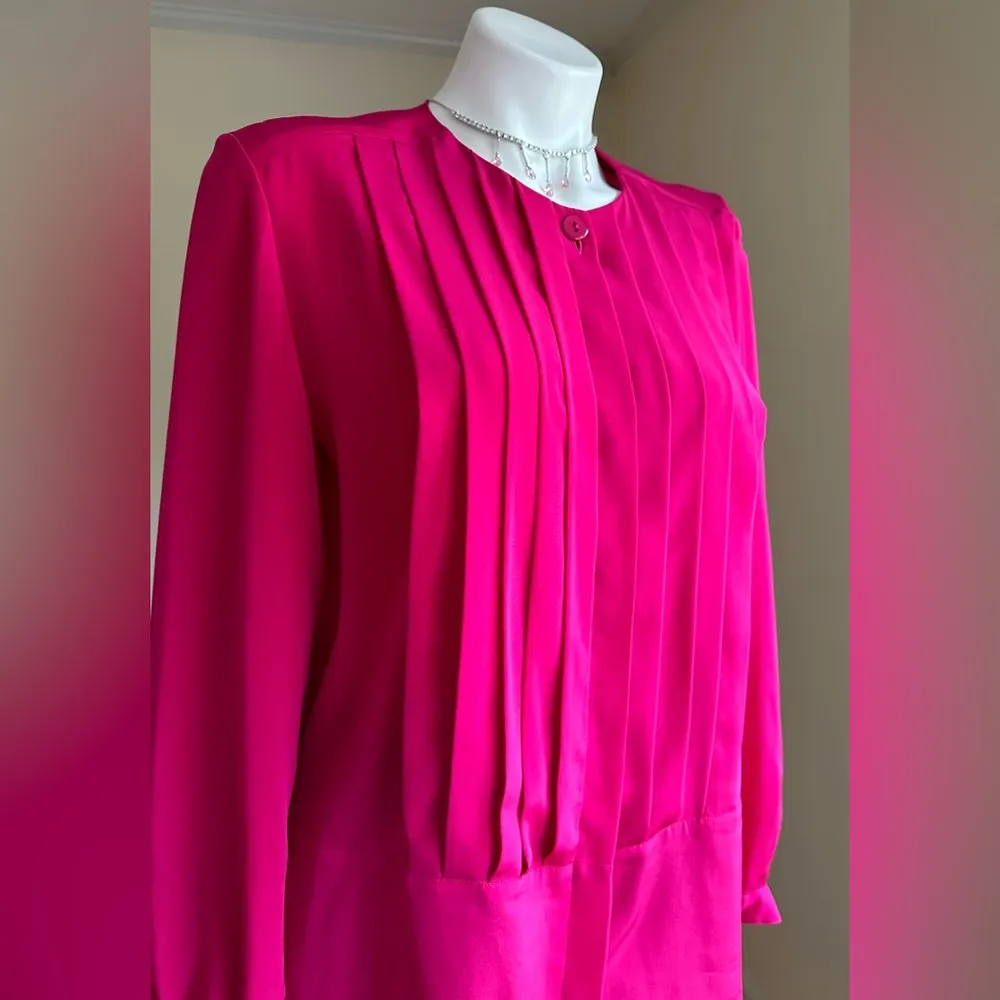 Liz Claiborne Blouse LS Hot Pink Pleated Front No Collar Hidden Buttons … - Image 3