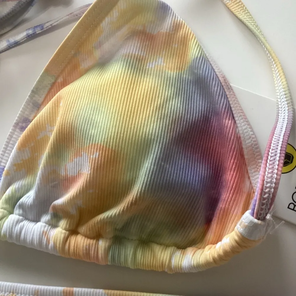 Body Glove Tie-Dye Bikini Set small top xsmall bottoms - Image 3