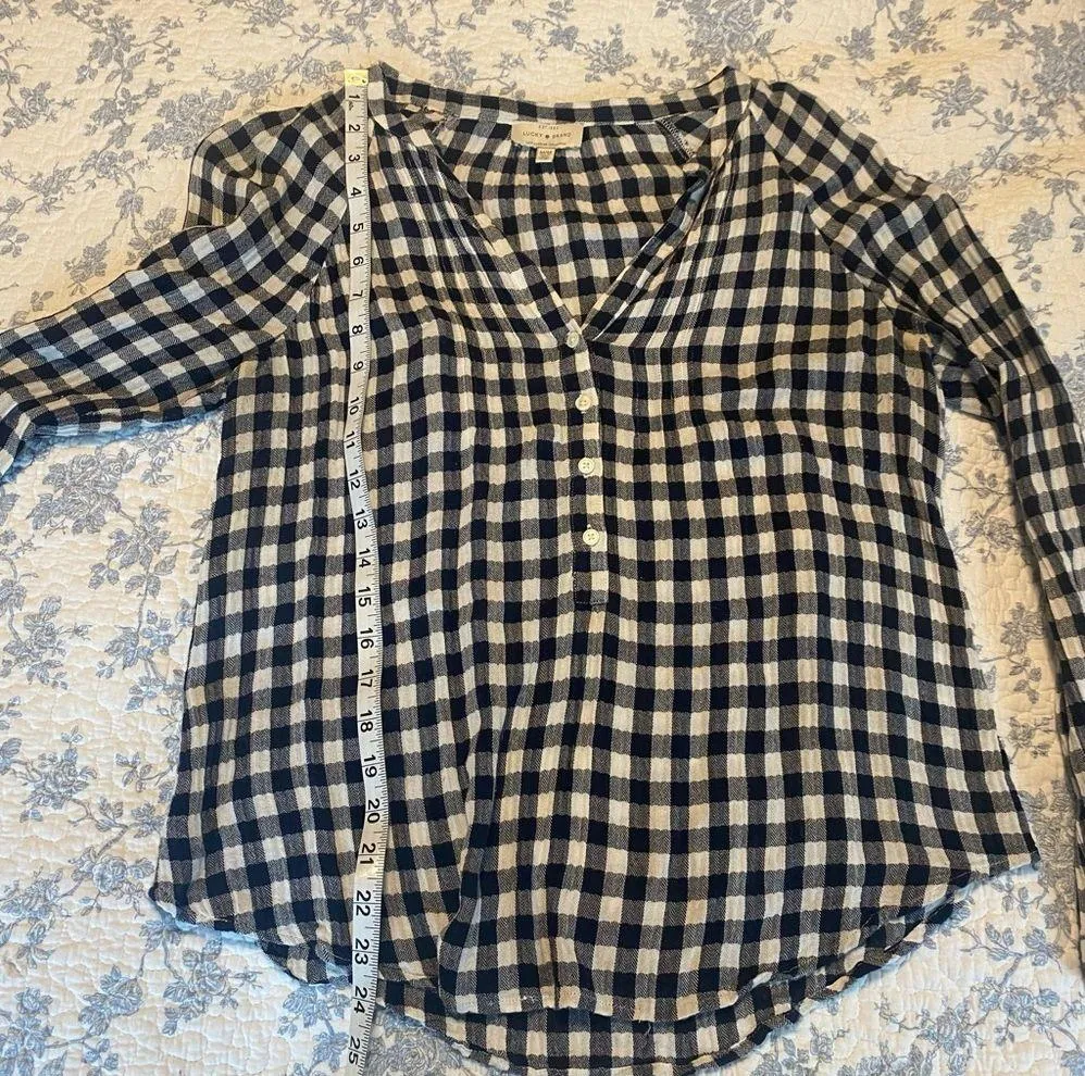 Lucky Brand Navy and White Gingham Print Blouse Size Medium - Image 7