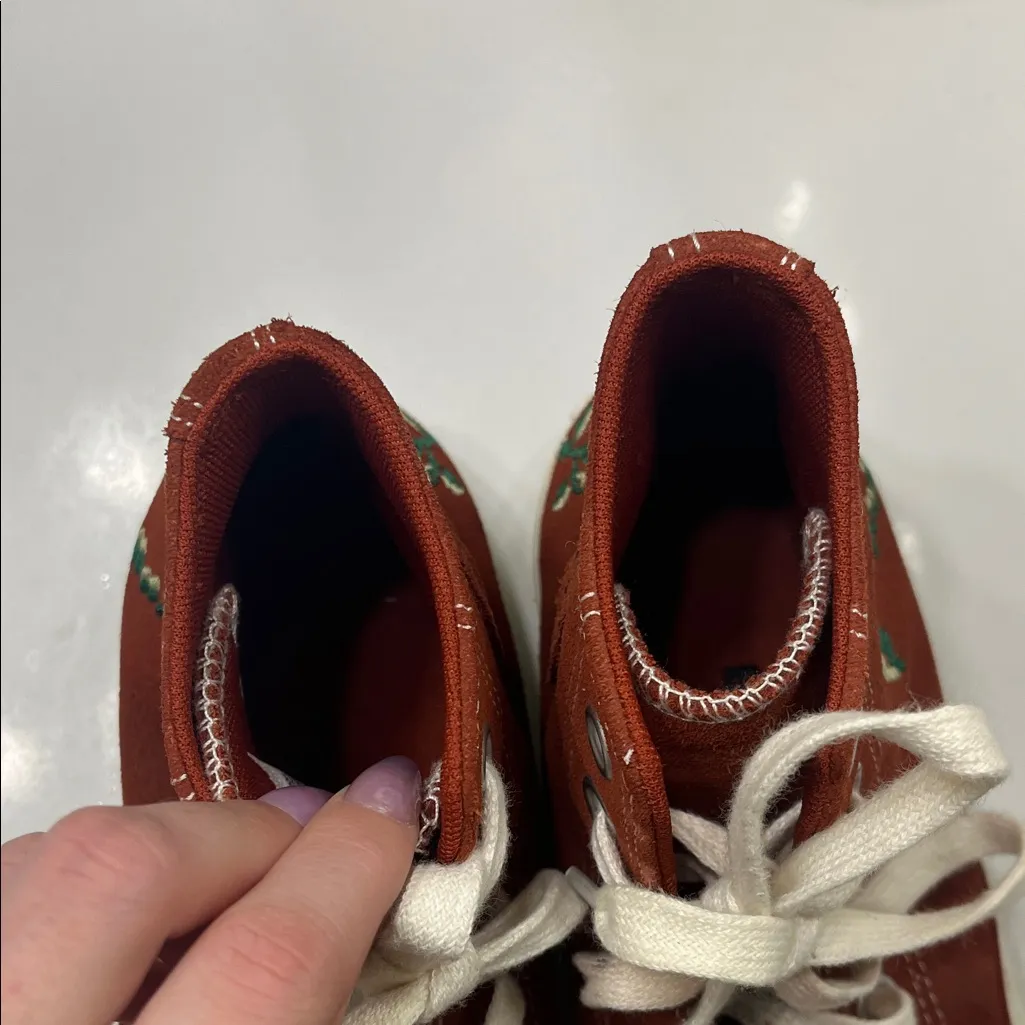 Chuck Taylor All Star Embroidered Suede Roses - Image 5