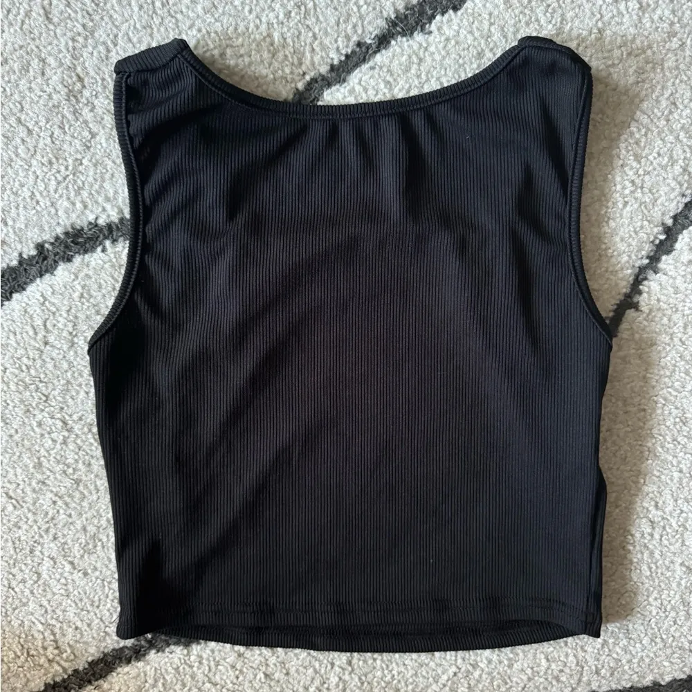 Chic Square Neck Cropped Tank Top - Image 5