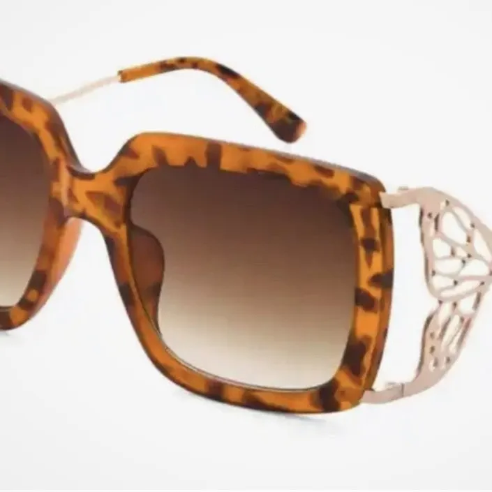 Betsey Johnson  Large Tortoise Square with Gold Temples Sunglasses - Image 9