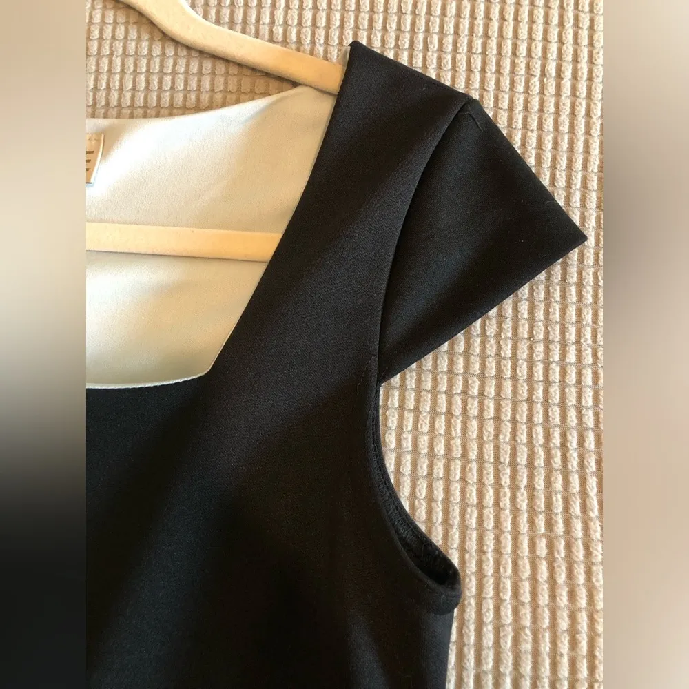 Devine Bkack dress with butterfly print design(textured)grayish blue, cap sleeve Black Size 0 - Image 7